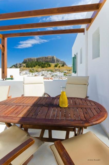 Aparthotel Xenones Lindos Esterno foto