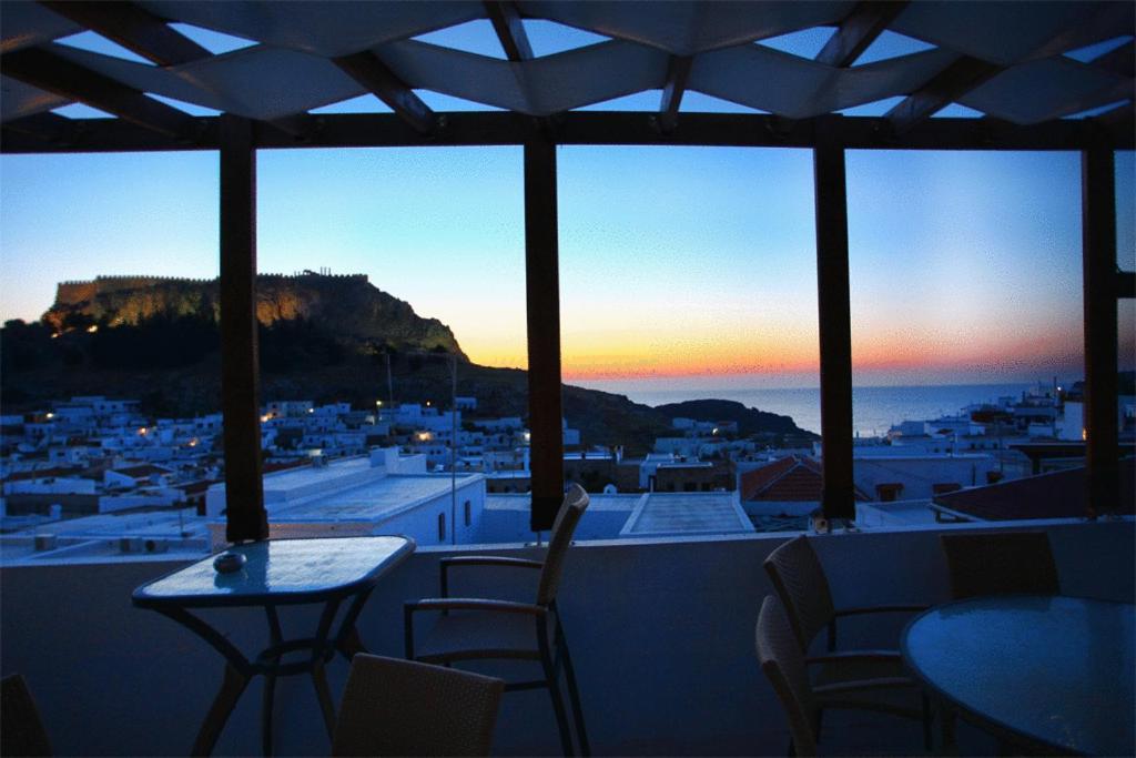 Aparthotel Xenones Lindos Esterno foto
